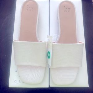 A New Day Women's Tan Summer Sandals Size 10 Brand New